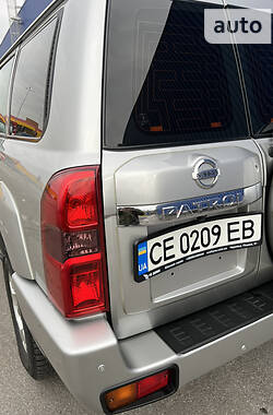 Внедорожник / Кроссовер Nissan Patrol 2004 в Черновцах