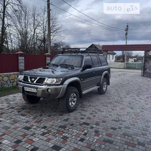 Внедорожник / Кроссовер Nissan Patrol 2001 в Житомире