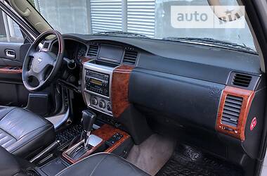 Позашляховик / Кросовер Nissan Patrol 2004 в 