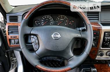 Позашляховик / Кросовер Nissan Patrol 2004 в 