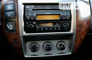 Позашляховик / Кросовер Nissan Patrol 2004 в 