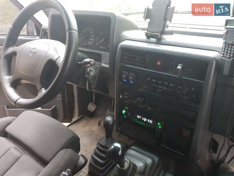 Позашляховик / Кросовер Nissan Patrol 1998 в Києві