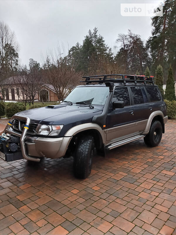 Внедорожник / Кроссовер Nissan Patrol 2000 в Киеве