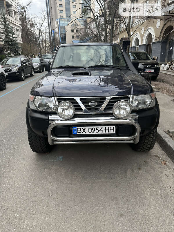 Позашляховик / Кросовер Nissan Patrol 2001 в Києві