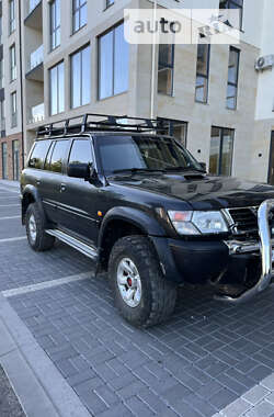Позашляховик / Кросовер Nissan Patrol 2000 в Сваляві