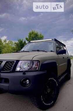 Позашляховик / Кросовер Nissan Patrol 2005 в Чернівцях