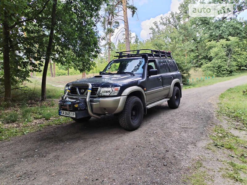 Внедорожник / Кроссовер Nissan Patrol 2000 в Киеве