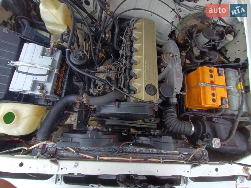 Позашляховик / Кросовер Nissan Patrol 1990 в Івано-Франківську