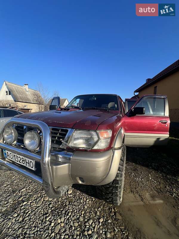 Позашляховик / Кросовер Nissan Patrol 2001 в Тячеві