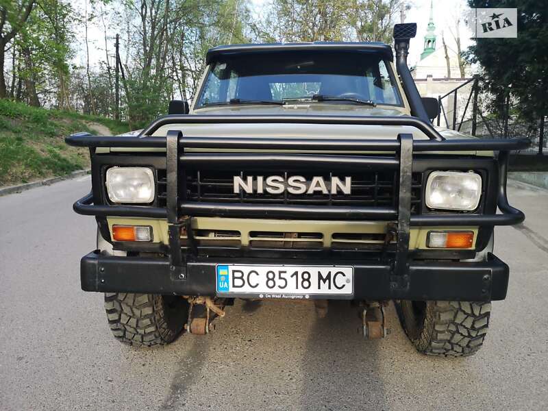 Позашляховик / Кросовер Nissan Patrol 1987 в Львові