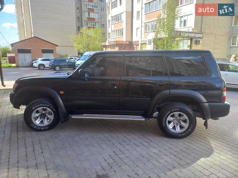 Внедорожник / Кроссовер Nissan Patrol 2001 в Луцке