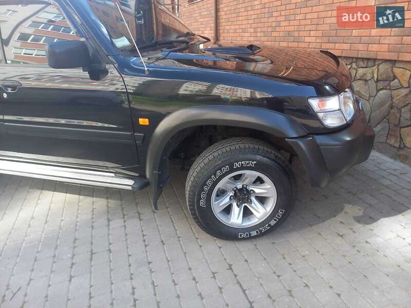 Внедорожник / Кроссовер Nissan Patrol 2001 в Луцке