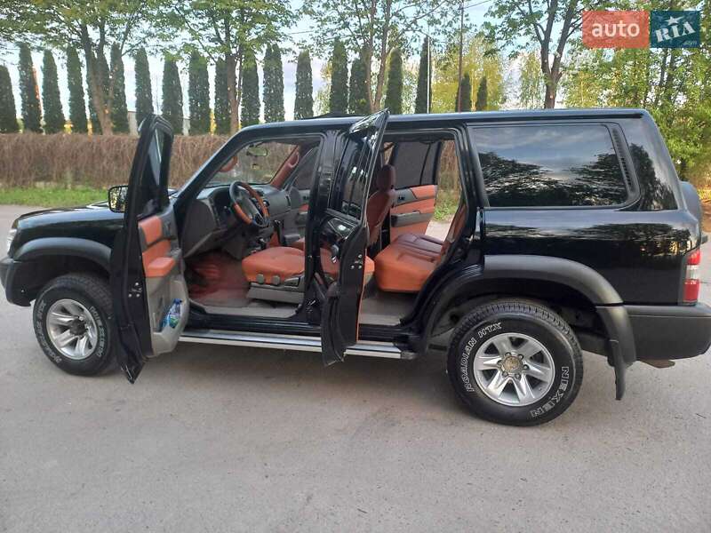 Внедорожник / Кроссовер Nissan Patrol 2001 в Луцке