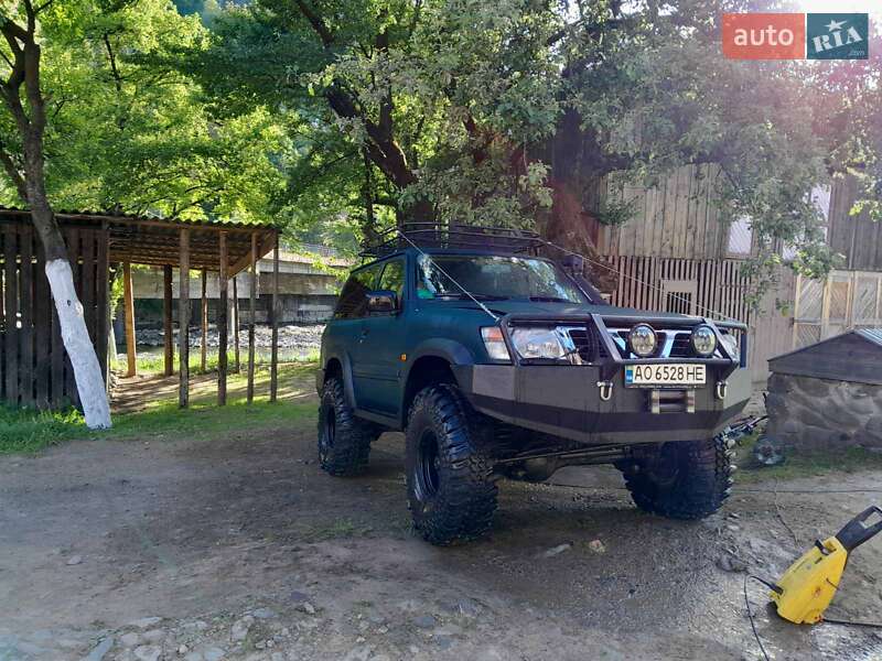 Позашляховик / Кросовер Nissan Patrol 2000 в Рахові