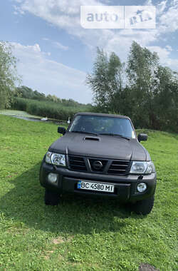 Позашляховик / Кросовер Nissan Patrol 2003 в Червонограді