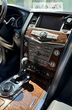Позашляховик / Кросовер Nissan Patrol 2013 в 