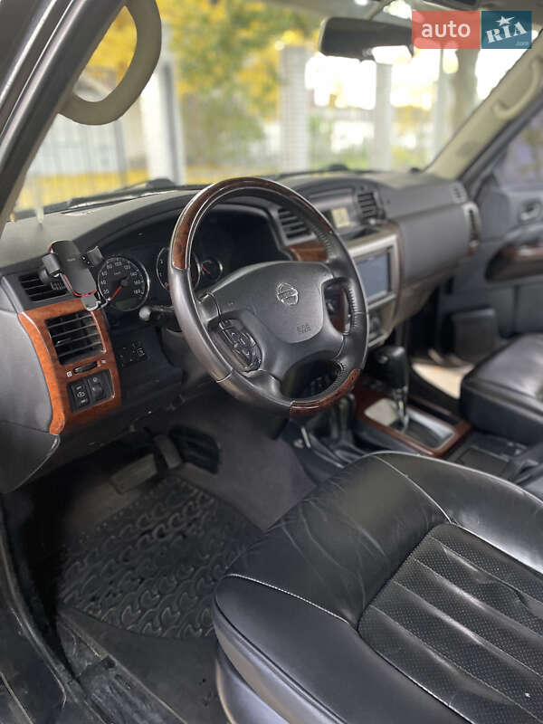 Внедорожник / Кроссовер Nissan Patrol 2007 в Днепре