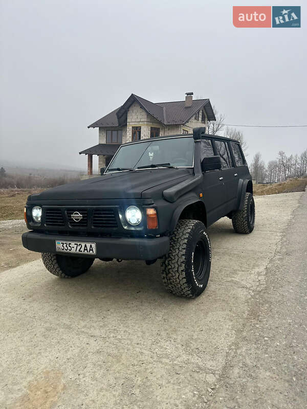 Позашляховик / Кросовер Nissan Patrol 1994 в Надвірній