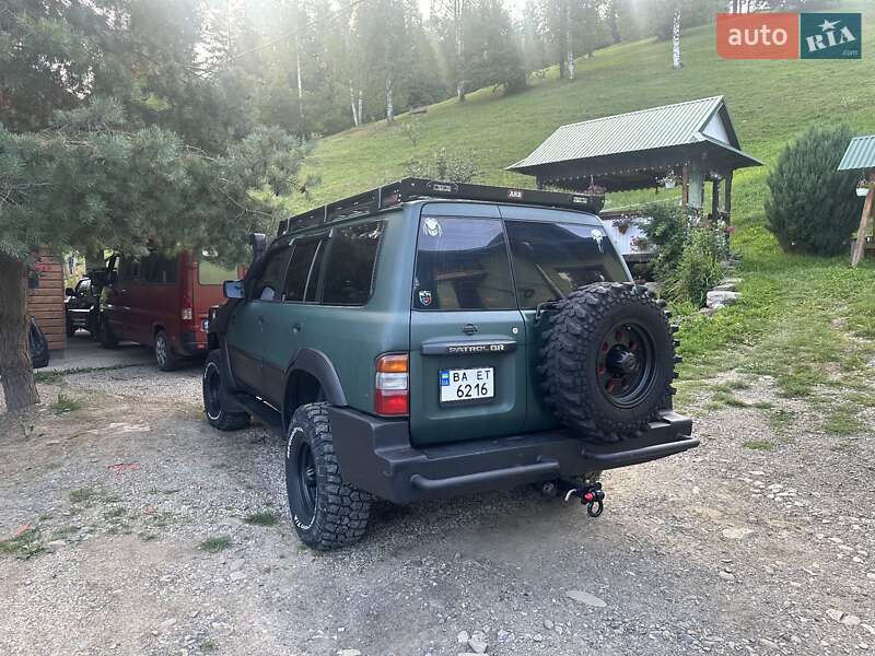 Позашляховик / Кросовер Nissan Patrol 1998 в Миколаєві