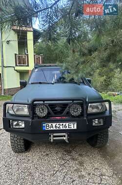 Внедорожник / Кроссовер Nissan Patrol 1998 в 