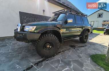 Внедорожник / Кроссовер Nissan Patrol 1999 в 