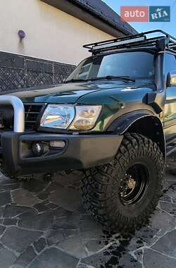 Внедорожник / Кроссовер Nissan Patrol 1999 в 