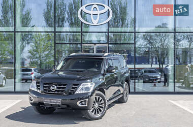 Позашляховик / Кросовер Nissan Patrol 2013 в 