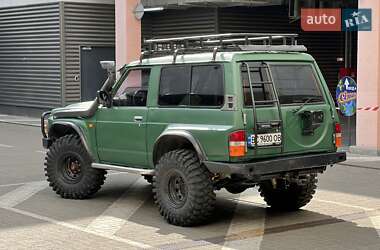 Внедорожник / Кроссовер Nissan Patrol 1987 в 