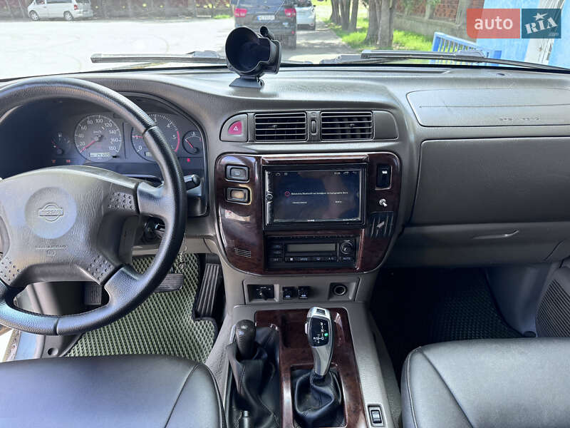 Позашляховик / Кросовер Nissan Patrol 2001 в Ужгороді