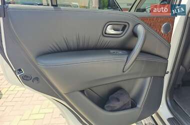 Позашляховик / Кросовер Nissan Patrol 2013 в 