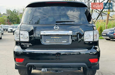 Позашляховик / Кросовер Nissan Patrol 2013 в 