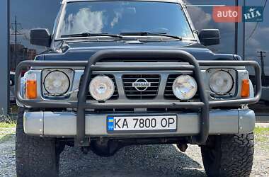 Внедорожник / Кроссовер Nissan Patrol 1996 в 