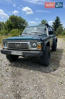 Внедорожник / Кроссовер Nissan Patrol 1996 в Надворной