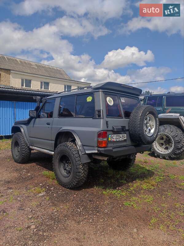 Внедорожник / Кроссовер Nissan Patrol 1996 в Житомире