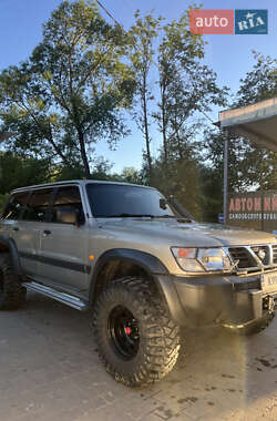 Внедорожник / Кроссовер Nissan Patrol 2000 в Верховине