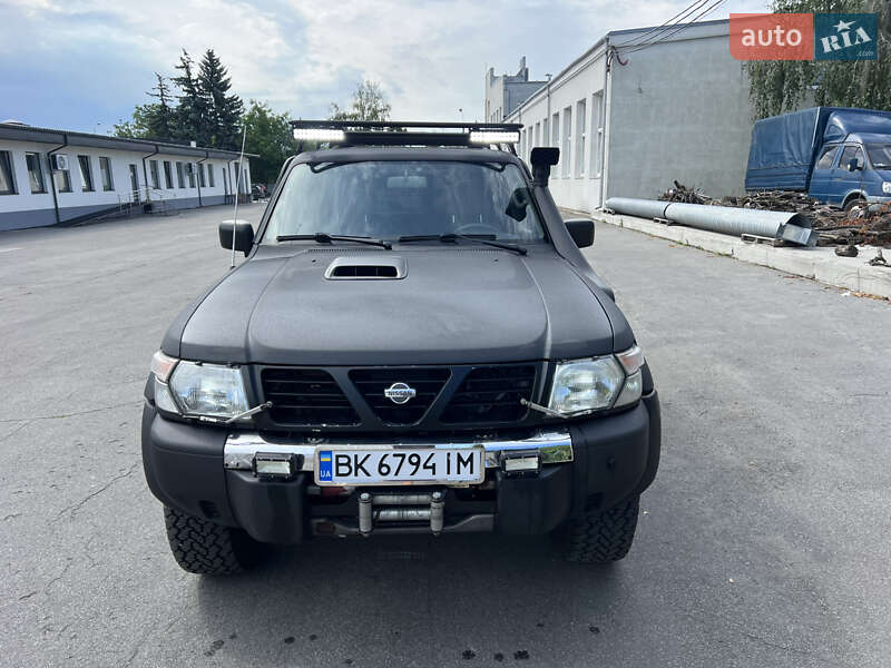 Позашляховик / Кросовер Nissan Patrol 2001 в Рівному