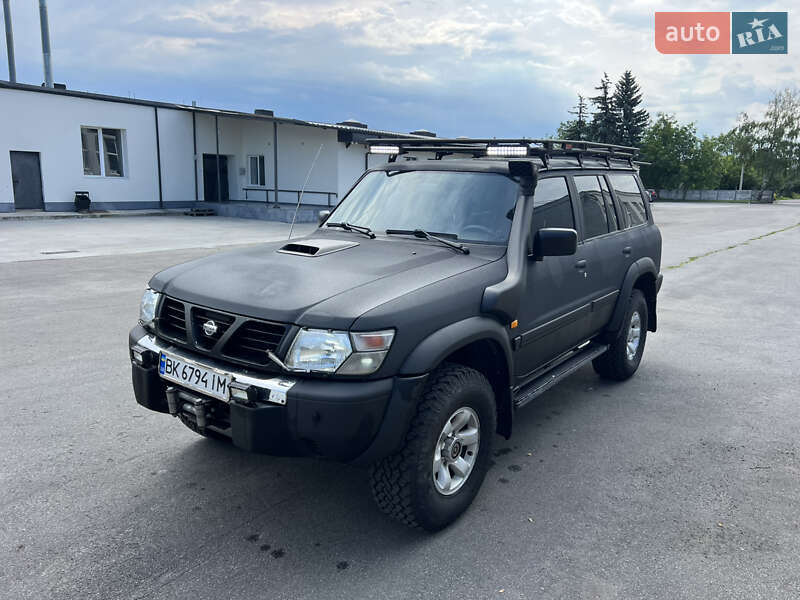 Позашляховик / Кросовер Nissan Patrol 2001 в Рівному