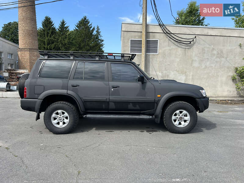 Позашляховик / Кросовер Nissan Patrol 2001 в Рівному