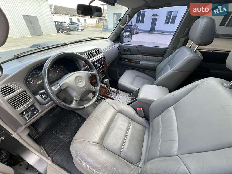 Позашляховик / Кросовер Nissan Patrol 2001 в Рівному