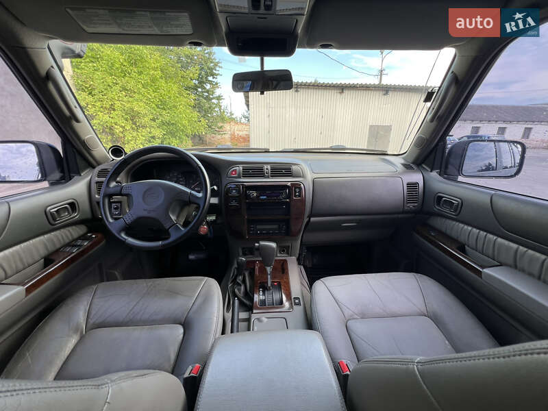 Позашляховик / Кросовер Nissan Patrol 2001 в Рівному
