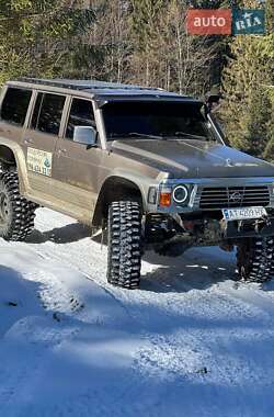 Позашляховик / Кросовер Nissan Patrol 1994 в Івано-Франківську