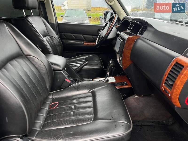 Позашляховик / Кросовер Nissan Patrol 2009 в Львові