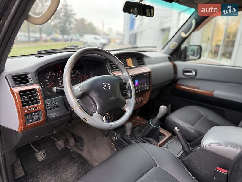 Позашляховик / Кросовер Nissan Patrol 2005 в Києві