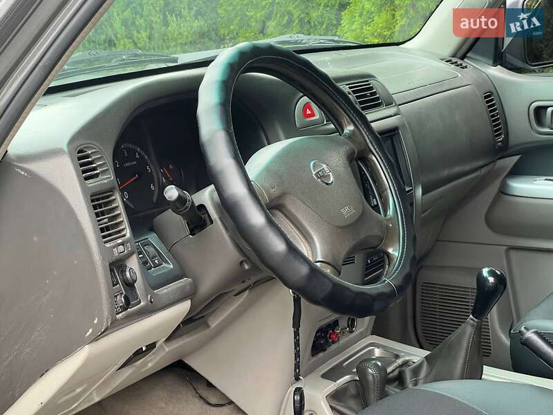Позашляховик / Кросовер Nissan Patrol 2003 в Києві