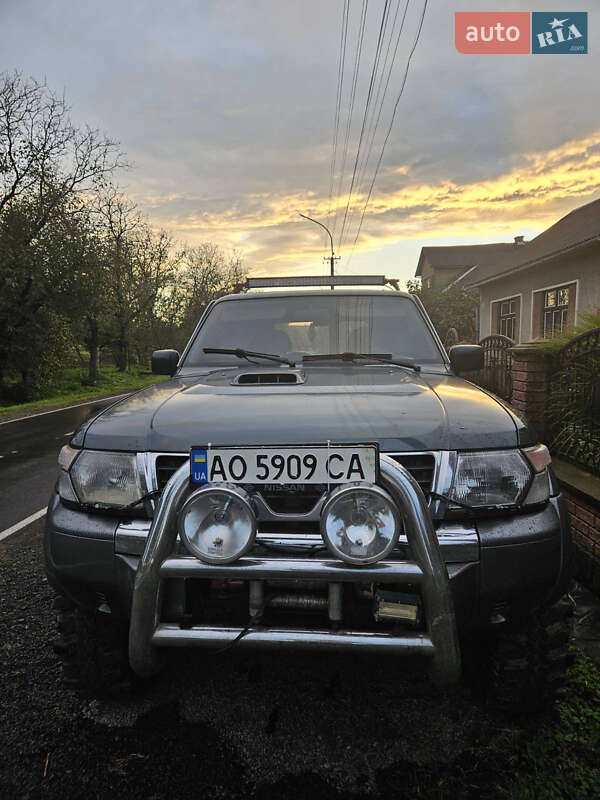 Позашляховик / Кросовер Nissan Patrol 2001 в Перечині