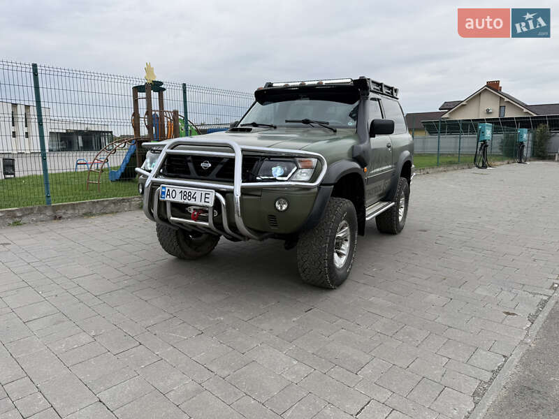 Внедорожник / Кроссовер Nissan Patrol 2000 в Ужгороде