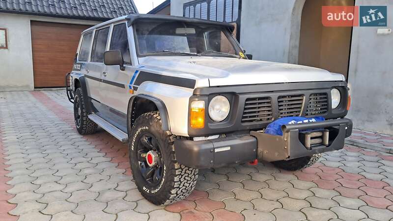 Внедорожник / Кроссовер Nissan Patrol 1992 в Надворной