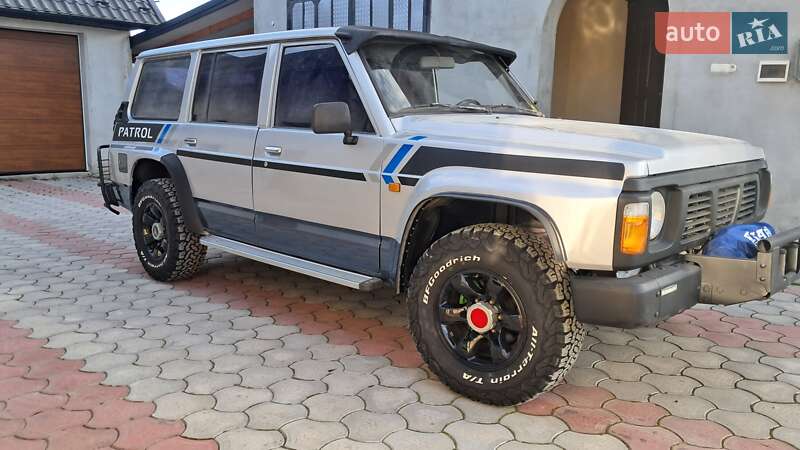 Внедорожник / Кроссовер Nissan Patrol 1992 в Надворной