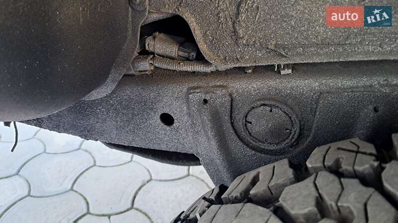 Внедорожник / Кроссовер Nissan Patrol 1992 в Надворной