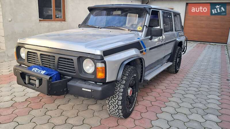 Внедорожник / Кроссовер Nissan Patrol 1992 в Надворной